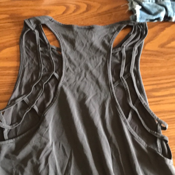 Razorback Tank - Picture 3 of 3